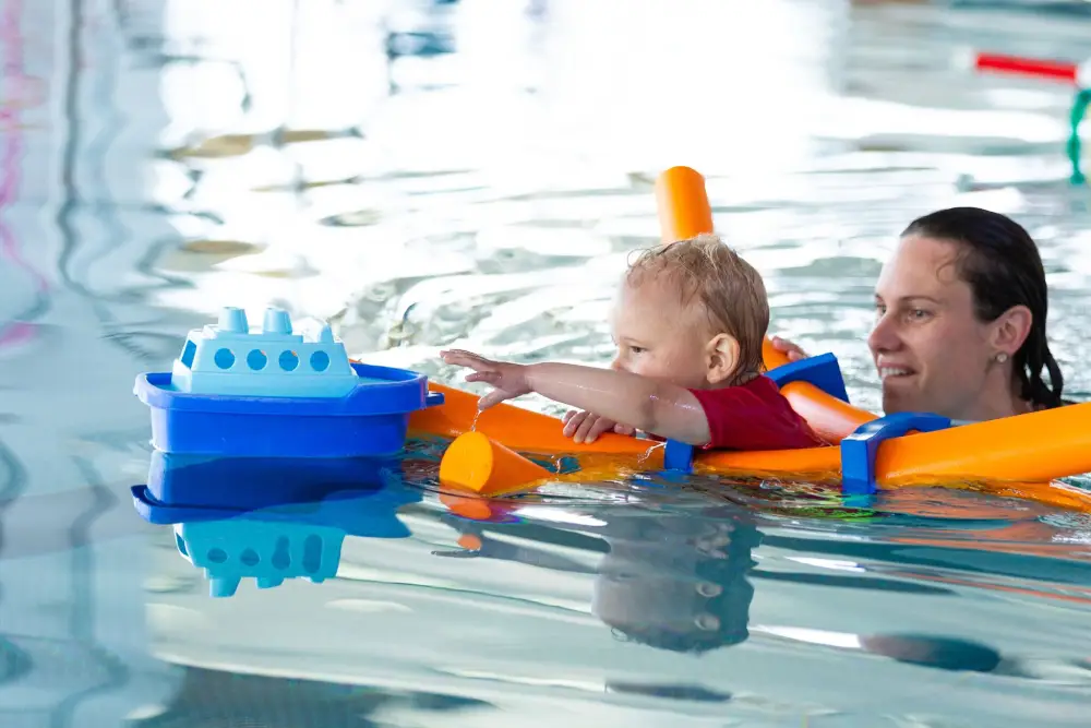 Les bienfaits de l'eau pour les bébés nageurs