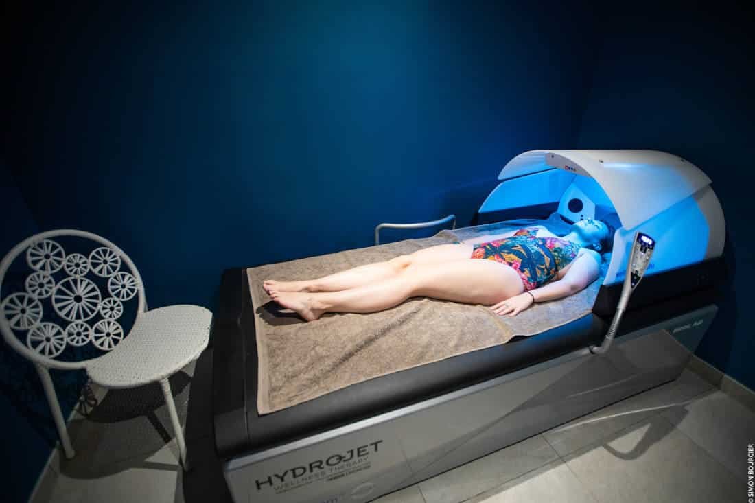 Piscine Aqua°Bulles - Lit hydromassant @Simon_Bourcier